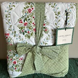 COPY - Laura Ashley Full Queen Quilt Set Christmas Tree 🎄 Red Berries NEW